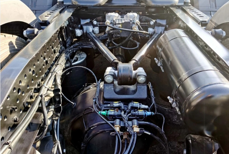 Factory Wholesale Tri Axle Tractor Trucks and Kit